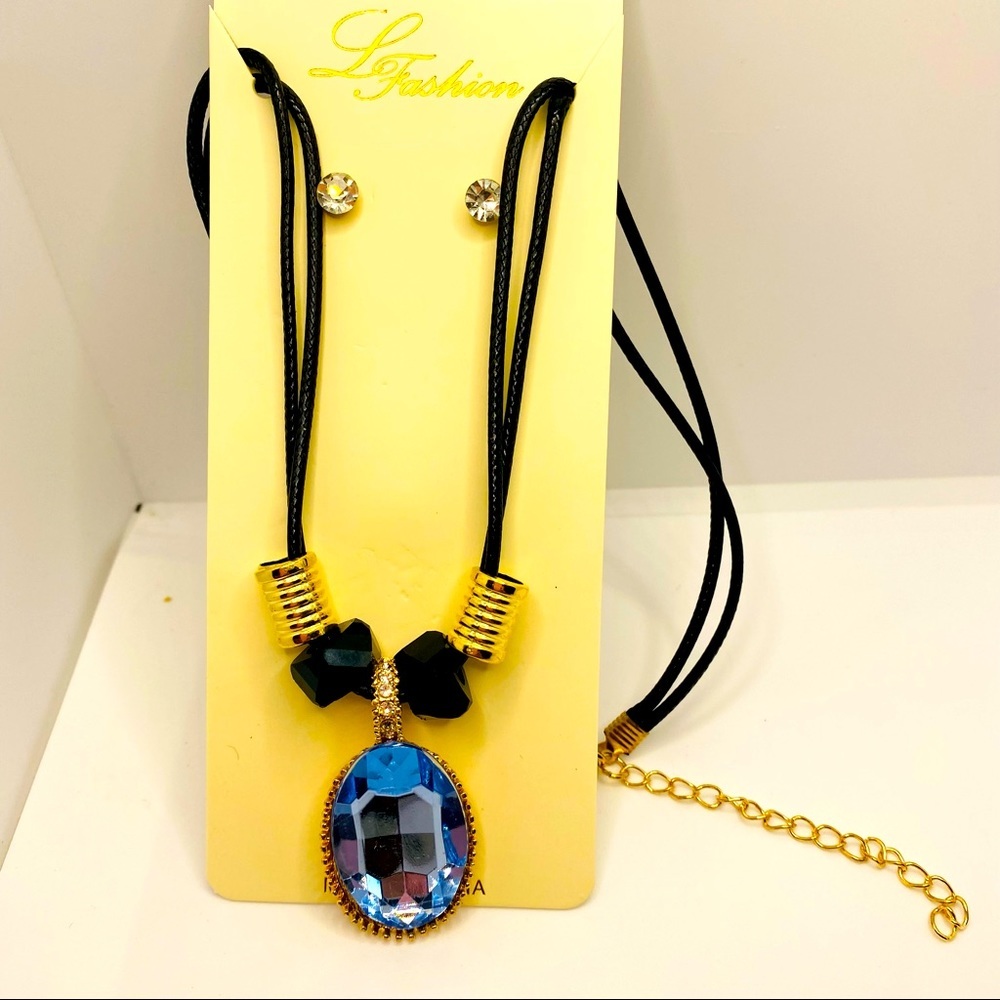 Chocker Blue pendant with Crystals on black cord
